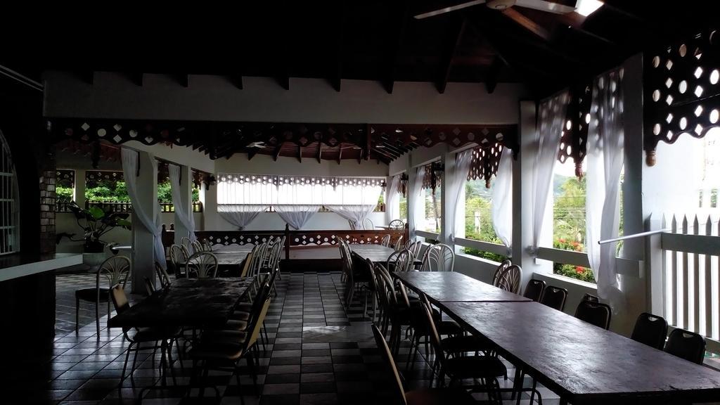 Village Hotel Ocho Rios Exteriér fotografie