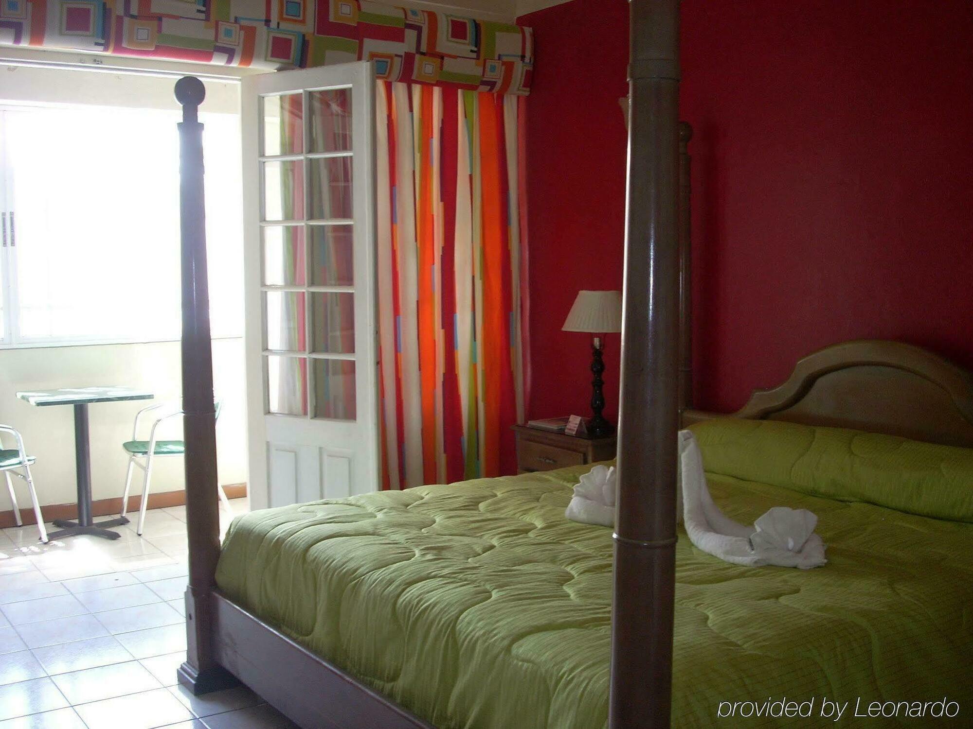 Village Hotel Ocho Rios Pokoj fotografie